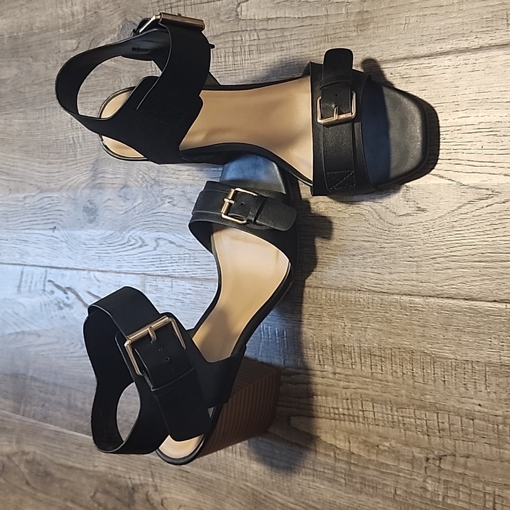 Qupid wedge sandals